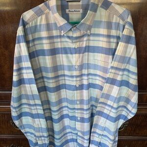 Men’s Size Lg “Tommy Bahama” Long Sleeve Casual Button Down Shirt Comfortable
